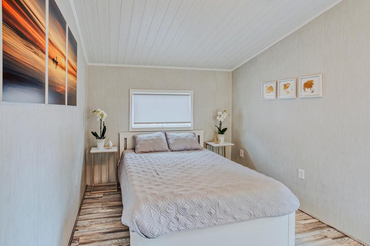 Modern & Cozy Stand-Alone Apartment - Perfect Stay Painted Post Eksteriør bilde