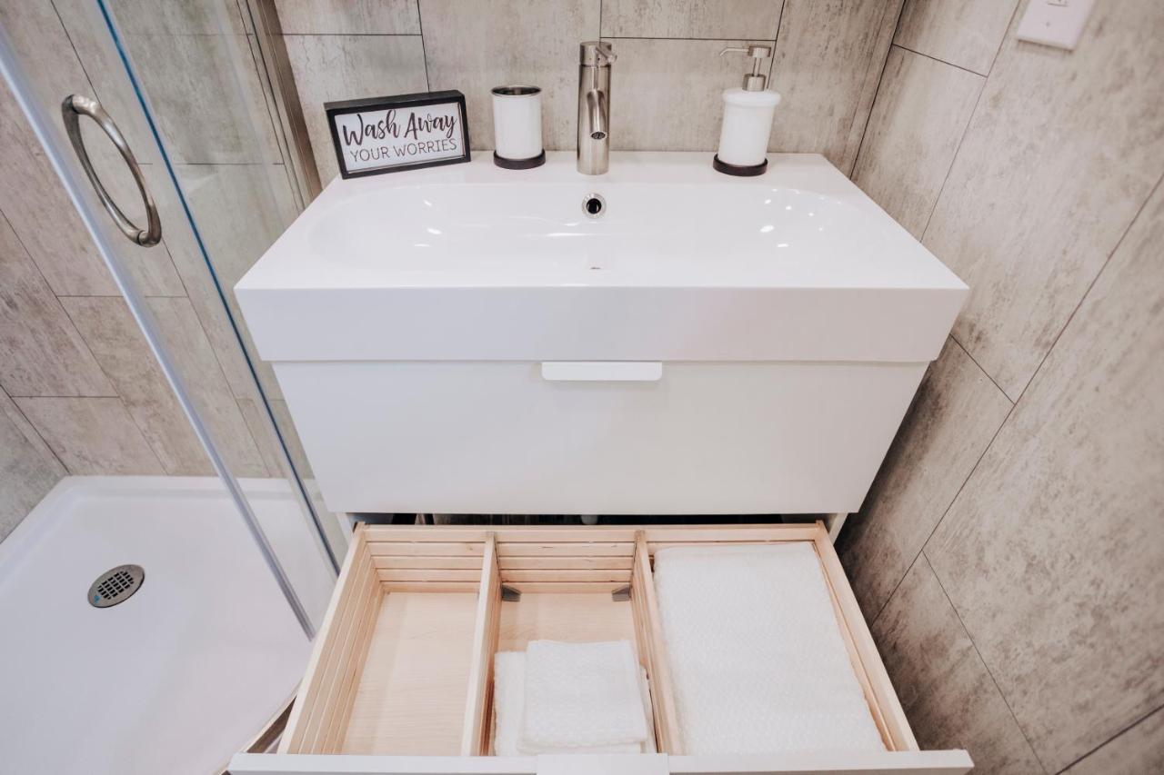 Modern & Cozy Stand-Alone Apartment - Perfect Stay Painted Post Eksteriør bilde